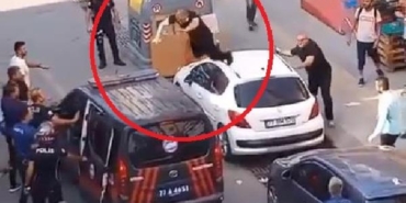 Tartıştığı kişilere biber gazı sıkan şüpheli polisin biber gazı kullanmasıyla yakalandı