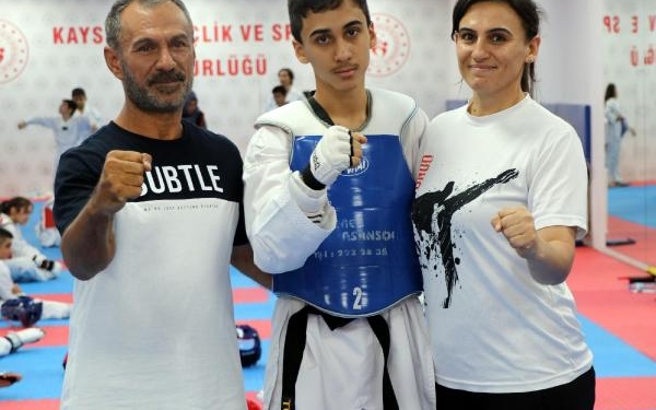 Tekvando antrenörlüğünü anne ve babası yaptı Türkiye 3üncüsü oldu