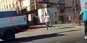 TIR'ın çarptığı kamyonetteki demir plakanın başına isabet ettiği Efe öldü 5 TIRın çarptığı kamyonetteki demir plakanın başına isabet ettiği Efe öldü