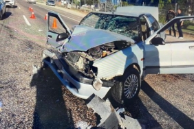 Tokat'ta iki otomobil çarpıştı: 1 ölü, 3 yaralı 26 Tokatta iki otomobil çarpıştı 1 ölü 3 yaralı