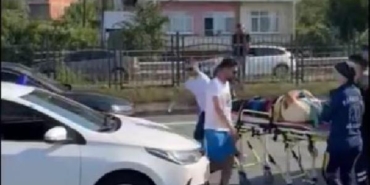 Trabzonda minibüs park halindeki 7 araca çarptı 2 yaralı