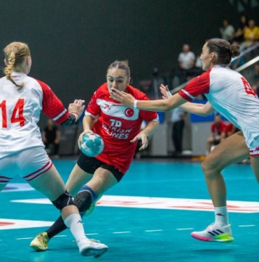 Türkiye U17 Kızlar Avrupa Hentbol Şampiyonası 2nci klasmanında gümüş madalya kazandı
