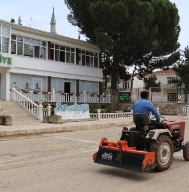 Türkiyenin en sıcak ilçesinde sokaklar boşaldı