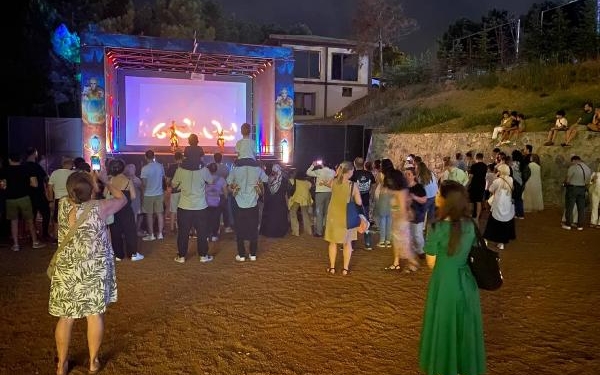 Türkiyenin ilk ışık festivali ziyaretçilere kapılarını açtı