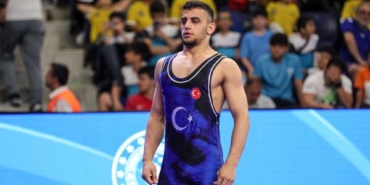 U17 Dünya Güreş Şampiyonası’nda Eyyüp Çetin finale yükseldi 18 U17 Dünya Güreş Şampiyonasında Eyyüp Çetin finale yükseldi