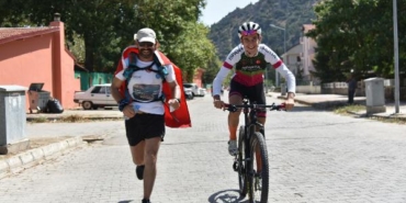 Üç sporcudan Eğirdir Gölü'nde zafer yolculuğu 8 Üç sporcudan Eğirdir Gölünde zafer yolculuğu