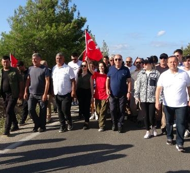 Ümit Özdağ, Çanakkale'de 'Zafer Yürüyüşü'ne katıldı 10 Ümit Özdağ Çanakkalede Zafer Yürüyüşüne katıldı