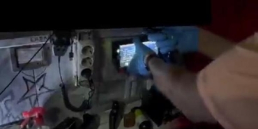 Uyuşturucuyu gizlemek için duvara uzaktan kumandalı bölme yapan şüpheli yakalandı