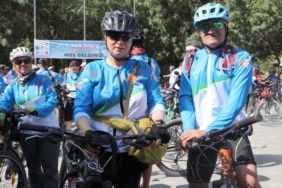 Van Gölüne dikkat çekmek için pedal çeviriyorlar