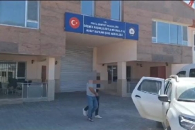 Vanda göçmen kaçakçılığına 2 tutuklama