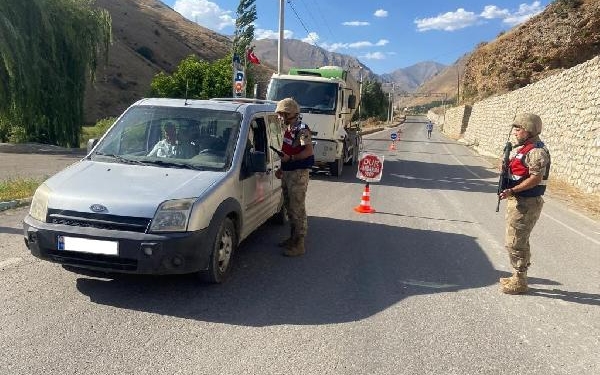 Vanda Huzurlu sokaklar uygulamasında aranan 37 kişi yakalandı