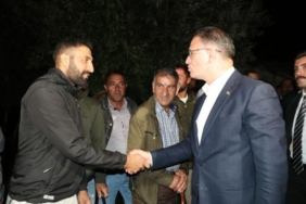 Van'daki dolu ve sağanak sele neden oldu (2) 26 Vandaki dolu ve sağanak sele neden oldu 2