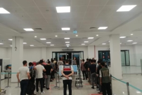 Yakalanan 163 kaçak göçmen daha sınır dışı edildi 23 Yakalanan 163 kaçak göçmen daha sınır dışı edildi