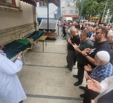 Yalıdaki göçüğün altında kalan genç mimar defnedildi 9 Yalıdaki göçüğün altında kalan genç mimar defnedildi