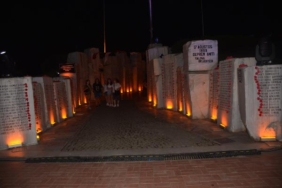 Yalova'da, 17 Ağustos depreminin 24'üncü yılında, hayatını kaybedenler törenlerle anıldı 1 Yalovada 17 Ağustos depreminin 24üncü yılında hayatını kaybedenler törenlerle anıldı