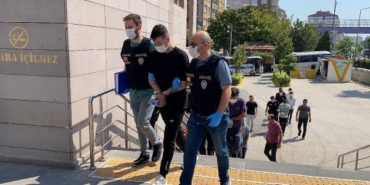 Yan bakma kavgasında göğsünden bıçaklanarak öldürüldü