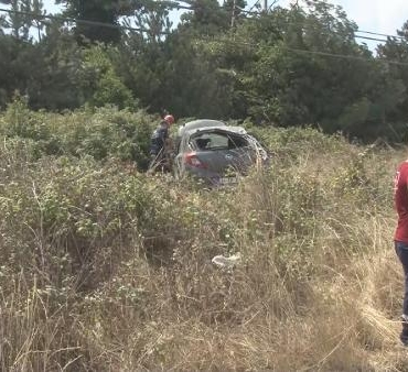 Yeniden Arnavutköyde sürücüsünün hakimiyetini kaybettiği otomobil takla attı