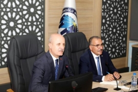 YÖK Başkanı Özvar Devlet üniversiteleri arasında rekabetin artması gerekiyor