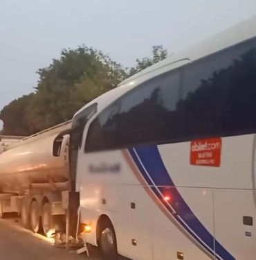 Yolcu otobüsü tankere çarptı 4ü çocuk 21 yaralı