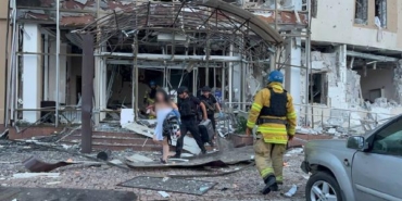 Zaporijya’da bir otele füze saldırısı: 1 ölü 22 Zaporijyada bir otele füze saldırısı 1 ölü