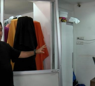 Zeytinburnunda bina sakinlerinden hırsızlara saksılı sopalı müdahale