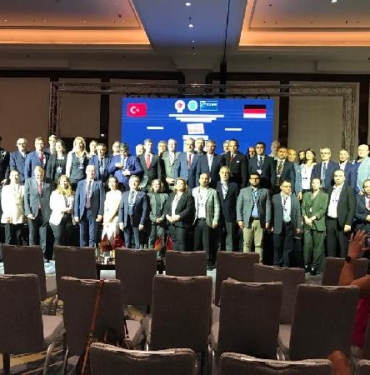 İstanbul Ekonomi Zirvesi ile 'Türkiye'deki yatırım fırsatları' Berlin'de anlatıldı 4 İstanbul Ekonomi Zirvesi ile 'Türkiye'deki yatırım fırsatları' Berlin'de anlatıldı