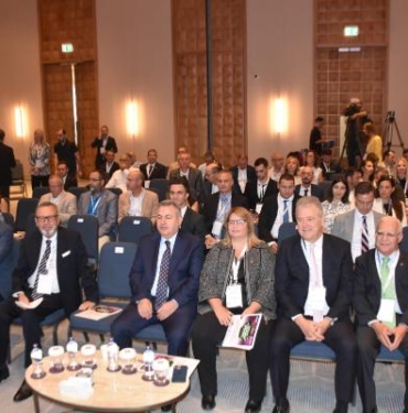 İzmir'de ESİAD 2'nci Yatırım Zirvesi düzenlendi 2 İzmir'de ESİAD 2'nci Yatırım Zirvesi düzenlendi