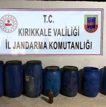 Kırıkkale'de 650 litre sahte içki ele geçirildi 8 Kırıkkale'de 650 litre sahte içki ele geçirildi