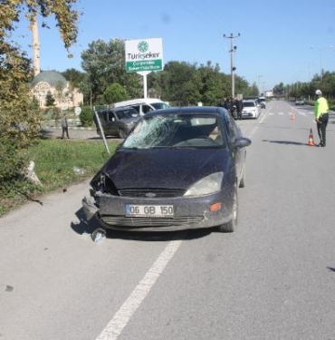 Akrabasının cenazesine giderken otomobilin çarpmasıyla öldü