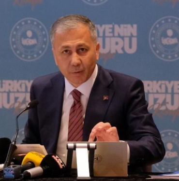 Bakan Yerlikaya: Bir tane çetenin bile nefes almasını istemiyoruz 2 Bakan Yerlikaya: Bir tane çetenin bile nefes almasını istemiyoruz