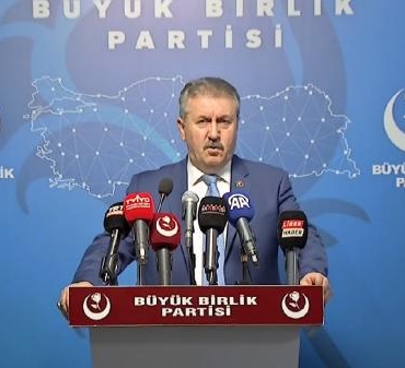 Destici: Türkiye, hastalıklı uru Gazi Meclisimizden atmalıdır 5 Destici: Türkiye, hastalıklı uru Gazi Meclisimizden atmalıdır