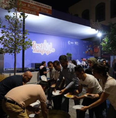 Diyarbakır Sur Kültür Yolu Festivali, etkinliklerle devam ediyor 2 Diyarbakır Sur Kültür Yolu Festivali, etkinliklerle devam ediyor