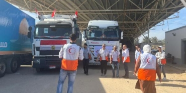 Filistin Kızılayı, 12 TIR’lık insani yardımı teslim aldı