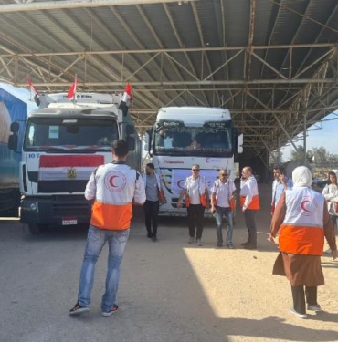 Filistin Kızılayı, 12 TIR’lık insani yardımı teslim aldı