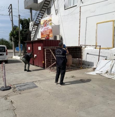 Kar maskeli şüpheli, akaryakıt istasyonu çalışanını tabancayla başından vurdu