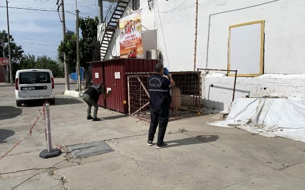 Kar maskeli şüpheli, akaryakıt istasyonu çalışanını tabancayla başından vurdu 1 Kar maskeli şüpheli, akaryakıt istasyonu çalışanını tabancayla başından vurdu