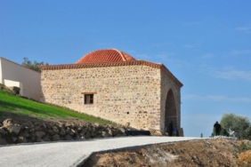 Manisa'nın fethinin sembolü olan mescit, 710 yıl sonra ayağa kaldırıldı