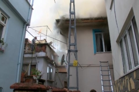 Bursa'da 2 katlı binada yangın; Egemen bebek öldü, annesi yaralı kurtuldu 16 Bursa'da 2 katlı binada yangın; Egemen bebek öldü, annesi yaralı kurtuldu