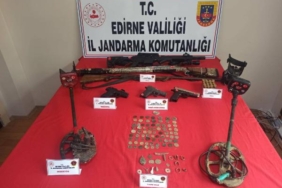 Edirne’de 349 sikke ve 175 tarihi obje ele geçirildi: 3 gözaltı 28 Edirne’de 349 sikke ve 175 tarihi obje ele geçirildi: 3 gözaltı