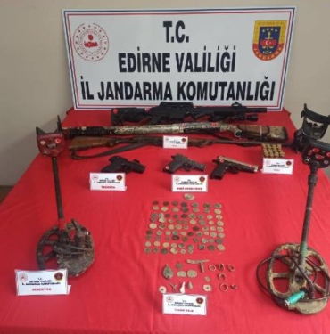 Edirne’de 349 sikke ve 175 tarihi obje ele geçirildi: 3 gözaltı 8 Edirne’de 349 sikke ve 175 tarihi obje ele geçirildi: 3 gözaltı