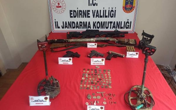 Edirne’de 349 sikke ve 175 tarihi obje ele geçirildi: 3 gözaltı