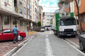 Esenyurt'ta doğurduğu bebeğini poşete koyup sokağa attı 31 Esenyurt'ta doğurduğu bebeğini poşete koyup sokağa attı