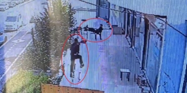 Galerici iş yerinin önünde öldürüldü; o anlar kamerada