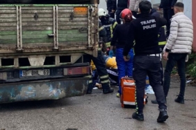 Geri manevra yapan kamyonun altında kalıp, öldü