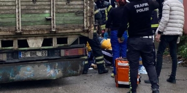 Geri manevra yapan kamyonun altında kalıp, öldü