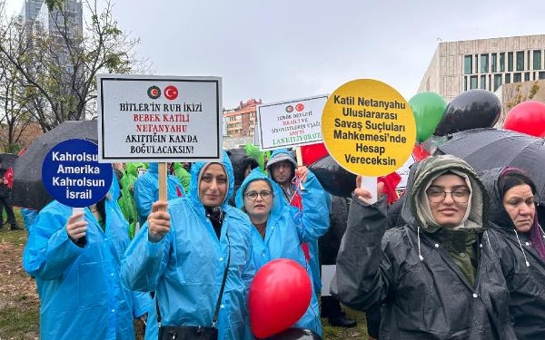 Hak-İş'ten ABD Büyükelçiliği'ne siyah çelenk 1 Hak-İş'ten ABD Büyükelçiliği'ne siyah çelenk