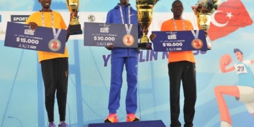İstanbul Maratonu'na Kenyalı atletler damga vurdu (FOTOĞRAFLAR)