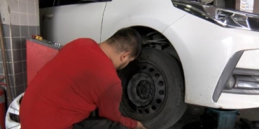 Lastikçilerde '25 Kasım kış lastiği' yoğunluğu