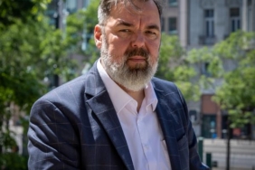 Müze Müdürü, LGBT içerikli sergide yasaya uymadığı için görevden alındı  