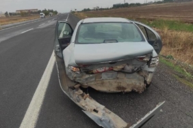 Şanlıurfa'da otomobiller çarpıştı: 6 yaralı 14 Şanlıurfa'da otomobiller çarpıştı: 6 yaralı